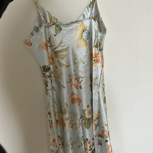 Slik Flower Dress - Picture 2 of 2